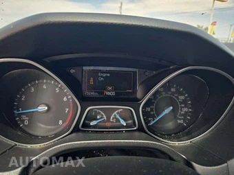 2016 Ford Focus Titanium Hatchback – miniatura 6