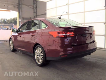 2016 Ford Focus Titanium Sedan - miniatura 6