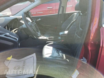 2016 Ford Focus Titanium Sedan - miniatura 7