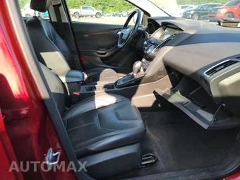 2016 Ford Focus Titanium Sedan - miniatura 8