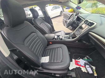 2016 Ford Fusion Energi SE – miniatura 15