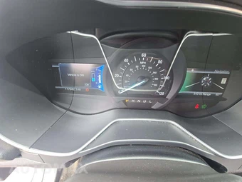 2016 Ford Fusion Energi SE – miniatura 6