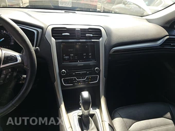 2016 Ford Fusion Energi SE – miniatura 11