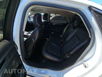 2016 Ford Fusion Energi SE – miniatura 13
