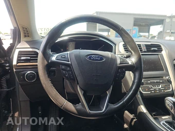 2016 Ford Fusion Energi SE - miniatura 10