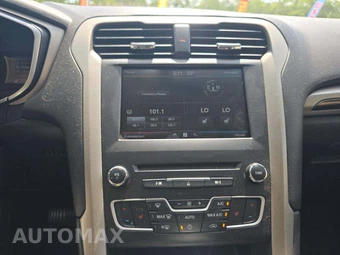 2016 Ford Fusion Energi SE – miniatura 10