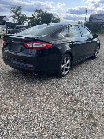 2016 Ford Fusion S - miniatura 6