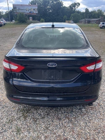 2016 Ford Fusion S - miniatura 7