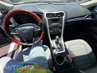 2016 Ford Fusion S – miniatura 10