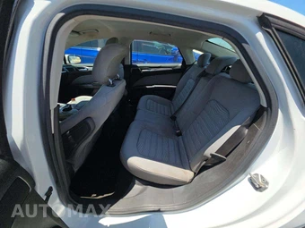2016 Ford Fusion S – miniatura 13