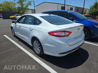 2016 Ford Fusion S – miniatura 2