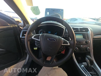 2016 Ford Fusion S – miniatura 10