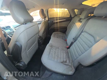 2016 Ford Fusion S – miniatura 13