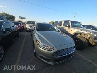 2016 Ford Fusion S – miniatura 2