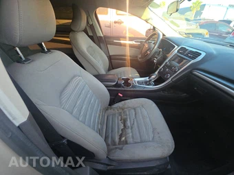 2016 Ford Fusion S – miniatura 8