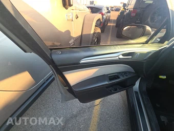 2016 Ford Fusion S – miniatura 9