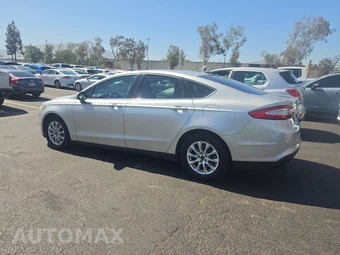 2016 Ford Fusion S – miniatura 6