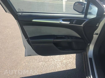 2016 Ford Fusion S – miniatura 9