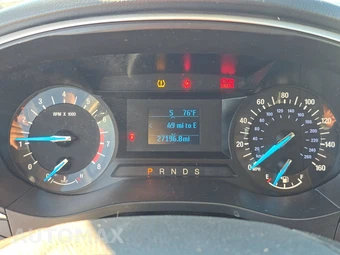 2016 Ford Fusion S – miniatura 12