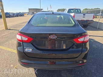 2016 Ford Fusion S – miniatura 5