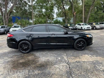 2016 Ford Fusion SE - miniatura 6