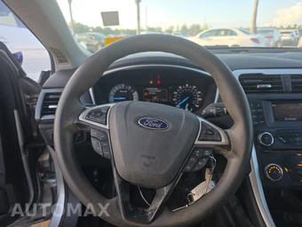 2016 Ford Fusion SE – miniatura 10