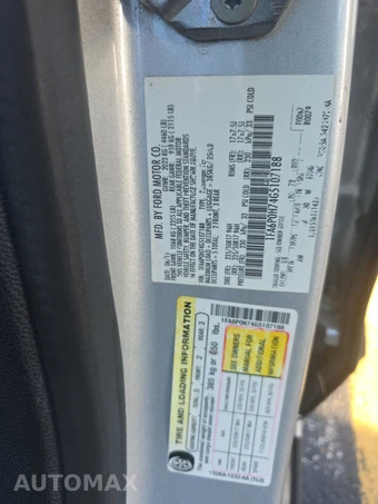 2016 Ford Fusion SE – miniatura 14