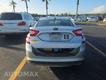 2016 Ford Fusion SE – miniatura 5