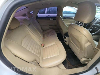 2016 Ford Fusion SE - miniatura 16