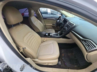 2016 Ford Fusion SE - miniatura 18