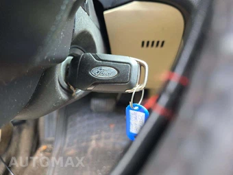 2016 Ford Fusion SE - miniatura 8