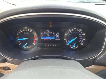 2016 Ford Fusion SE - miniatura 9