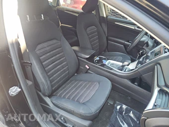 2016 Ford Fusion SE – miniatura 8