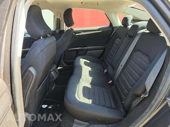 2016 Ford Fusion SE – miniatura 10