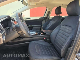 2016 Ford Fusion SE – miniatura 3