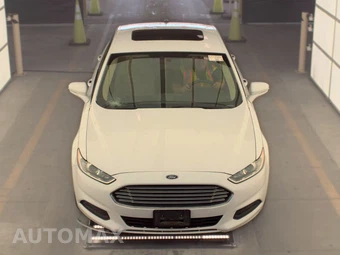 2016 Ford Fusion SE – miniatura 2