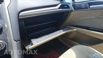 2016 Ford Fusion SE – miniatura 23