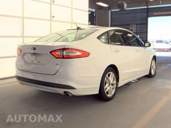 2016 Ford Fusion SE – miniatura 4