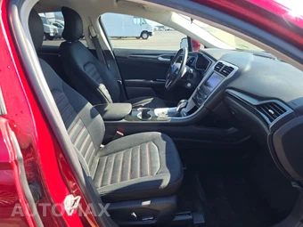 2016 Ford Fusion SE – miniatura 8