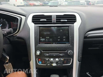 2016 Ford Fusion SE – miniatura 10