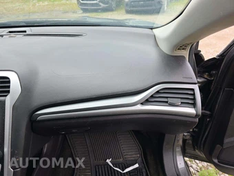 2016 Ford Fusion SE – miniatura 19