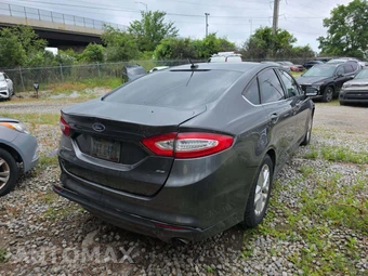 2016 Ford Fusion SE – miniatura 3