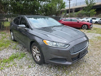 2016 Ford Fusion SE – miniatura 4
