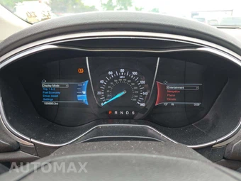 2016 Ford Fusion SE – miniatura 9