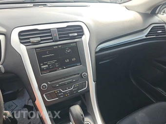 2016 Ford Fusion SE – miniatura 11