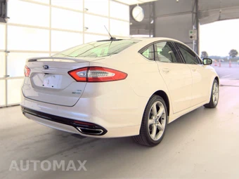 2016 Ford Fusion SE – miniatura 4