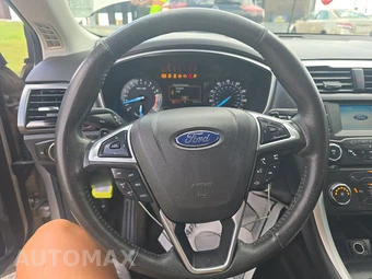2016 Ford Fusion SE – miniatura 10