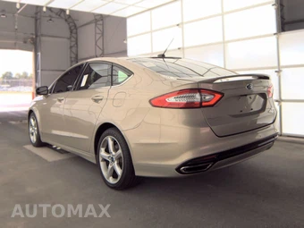 2016 Ford Fusion SE – miniatura 6
