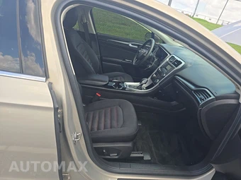2016 Ford Fusion SE – miniatura 8