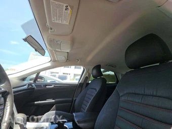 2016 Ford Fusion SE – miniatura 11